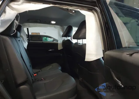 2024 Toyota Grand Highlander Xle из США, поврежденный, VIN 5TDAAAB50RS069927